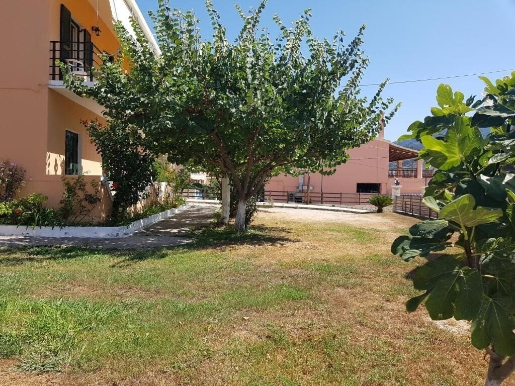 Отель Nafsika'S Apartments Apart-Hotel апартаменты