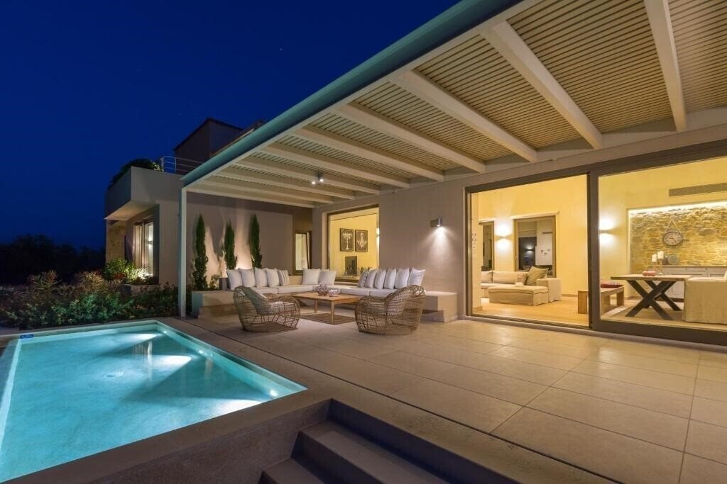 Отель Ianira Villa 4*