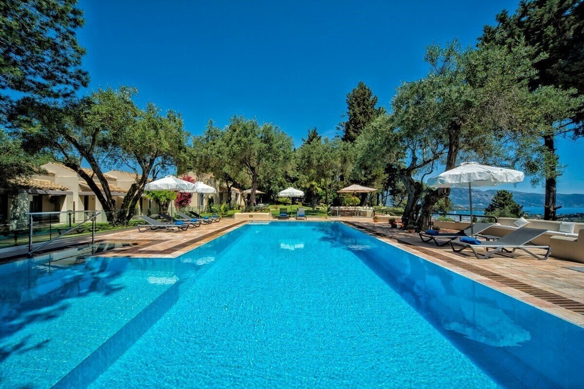 Отель Skyline Villa 4*