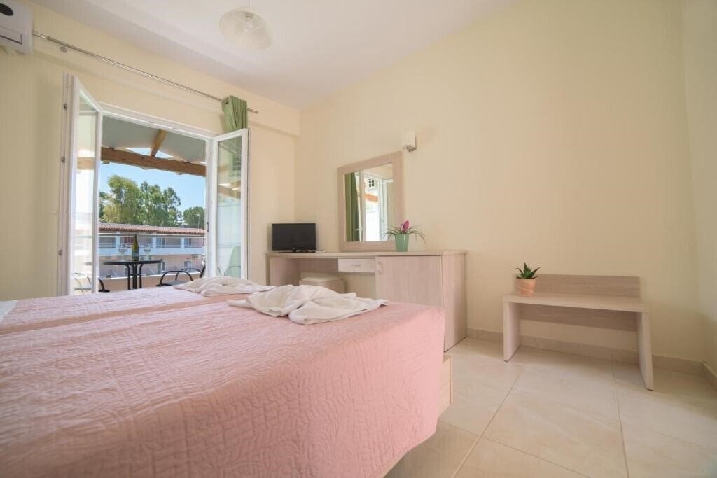 Картинка Alkyon Hotel Pagi 2*