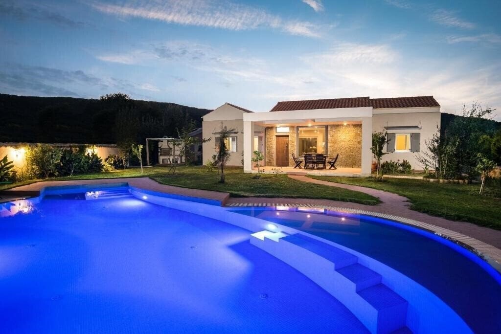 Готель Three Stars Villas 3*