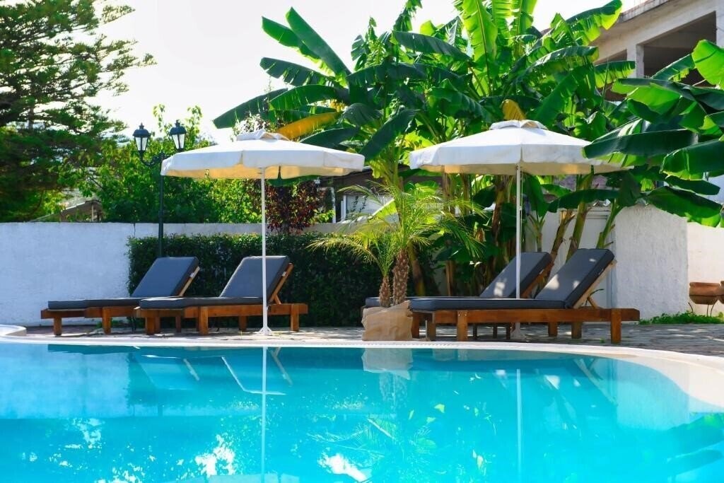 Готель Aquarius Beach Hotel Corfu 3*