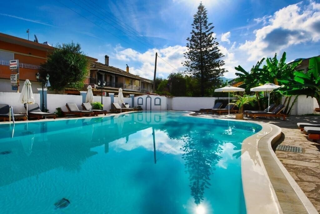 Фотографія Aquarius Beach Hotel Corfu 3*