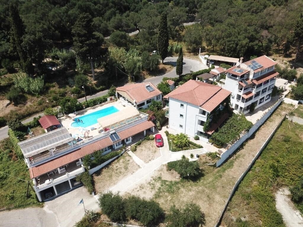Отель Andromache Apts 3*