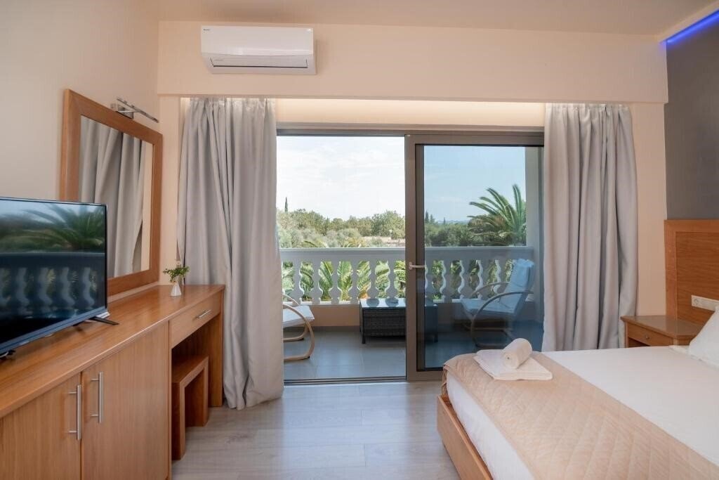 Отель Fiori Hotel 3*