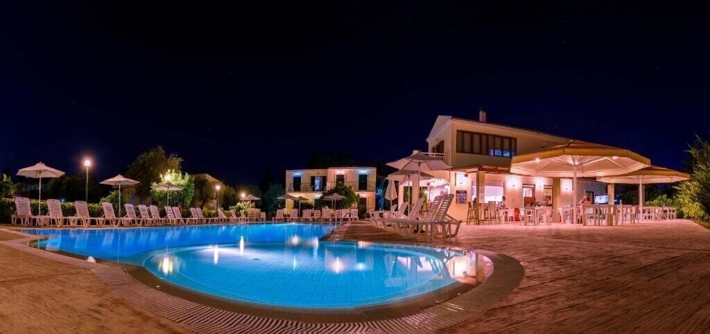 Готель Yianetta Complex 3*