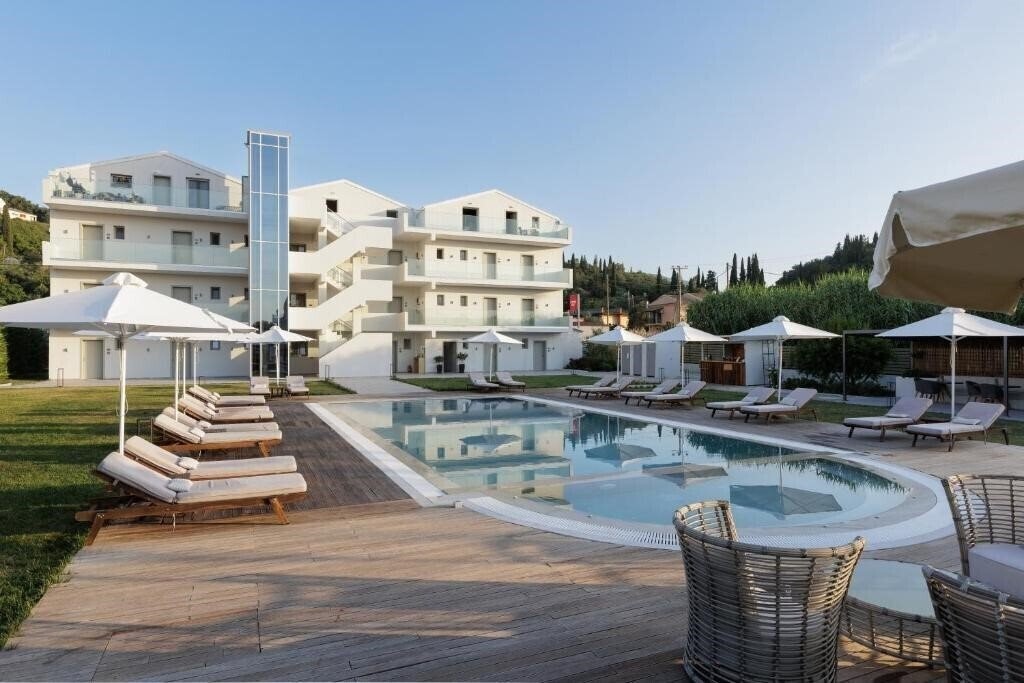Зображення V Luxury Suites + 3*