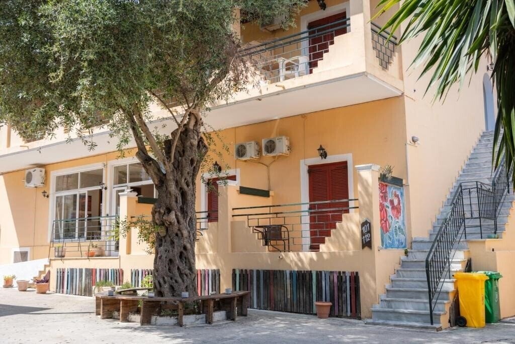 Готель Wilde Rose Hotel 2*