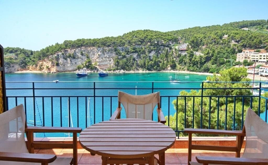 Отель Utopia Kavos Hotel 2*