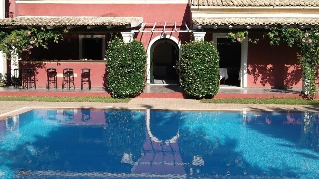 Отель Villa De Loulia Hotel 4*