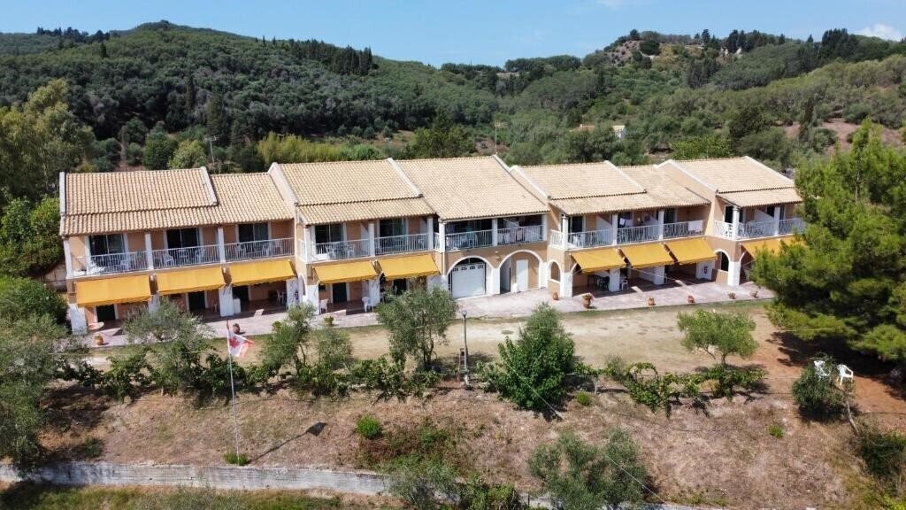 Готель Gardenos Hotel 3*
