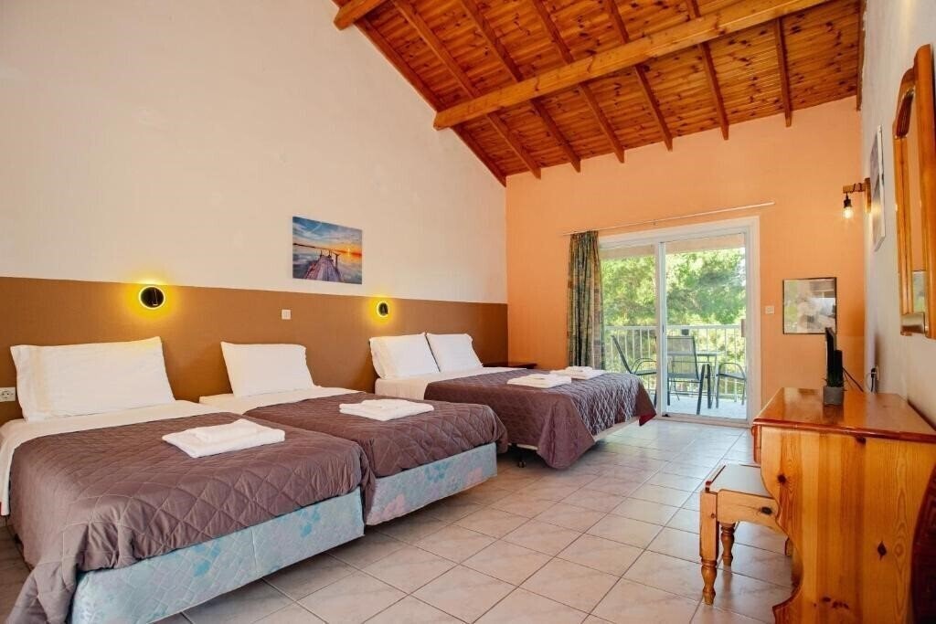 Фото Gardenos Hotel 3*