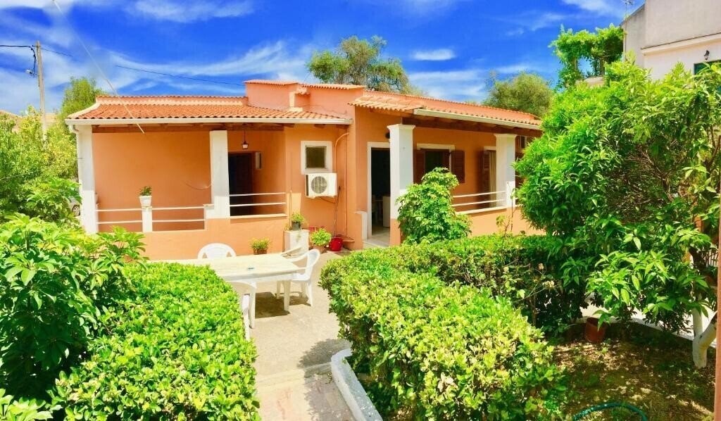 Готель Ionian Breeze Apartments 1*