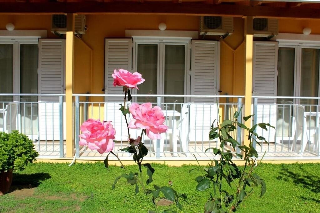 Отель Rantos Apartments Apartments апартаменты