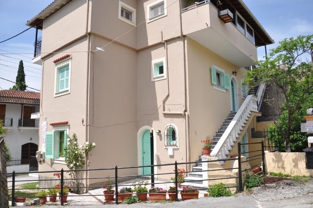 Отель Paraskevi Apts 1*