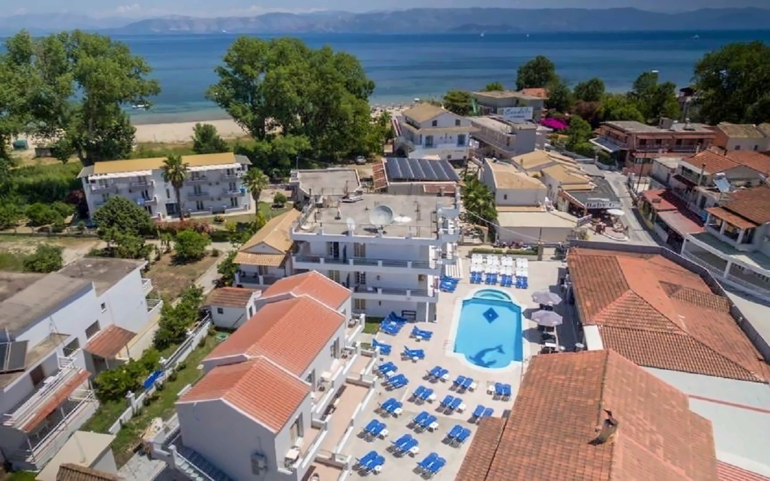 Готель The Barn Resort 2*