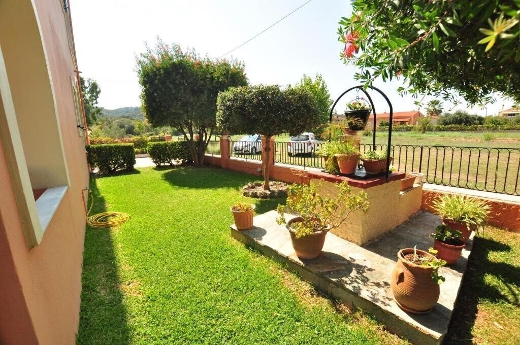 Фотография Elena Apartments Acharavi 2*