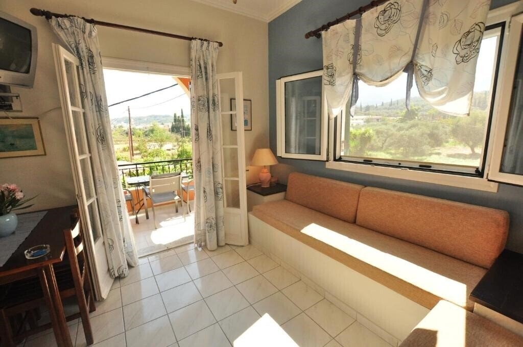 Изображение Elena Apartments Acharavi 2*