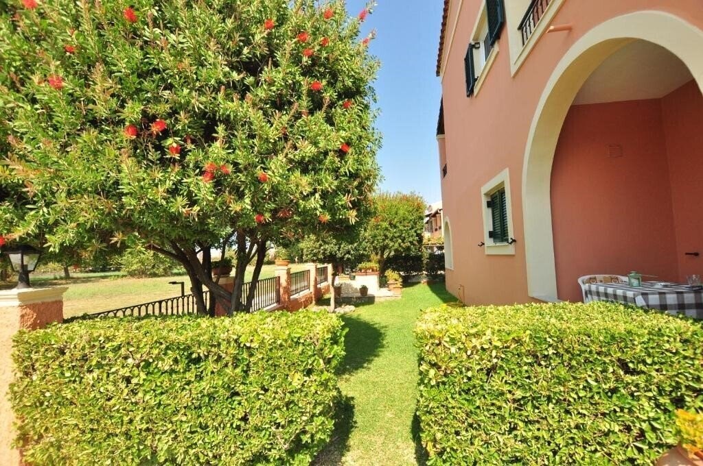 Картинка Elena Apartments Acharavi 2*