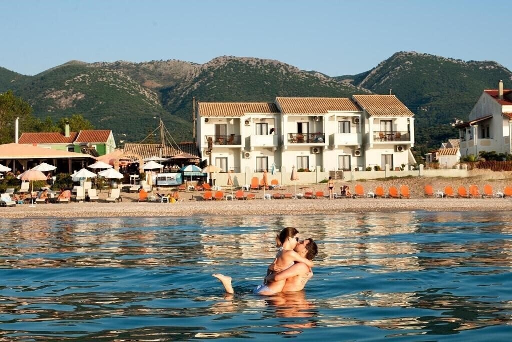 Готель Cressida Seaside Apartments 3*