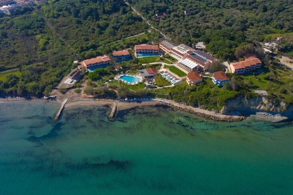 Готель Ibiscus Corfu 5*