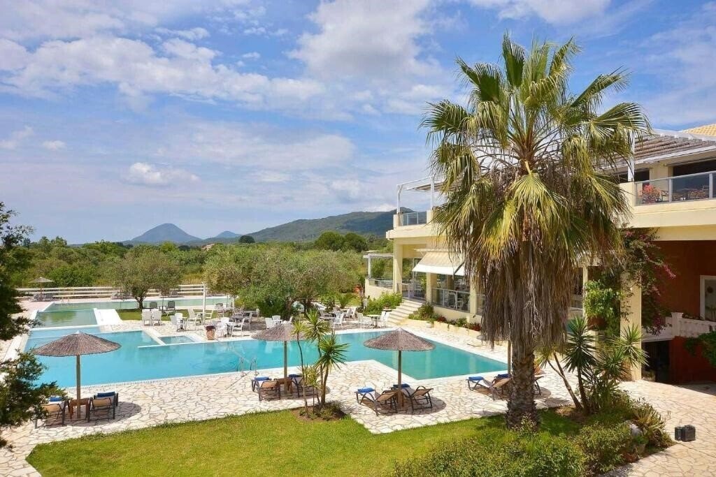 Готель Likithos Village (Agios Georgios) 3*