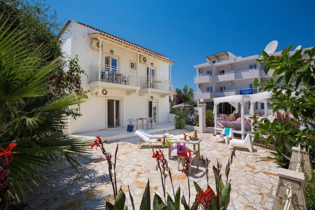 Картинка Paralia Studios 3*