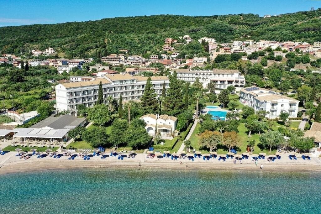 Готель Delfinia Hotel 4*