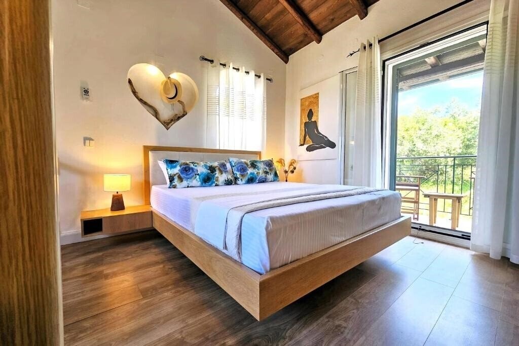 Фото Villa Claire 4*