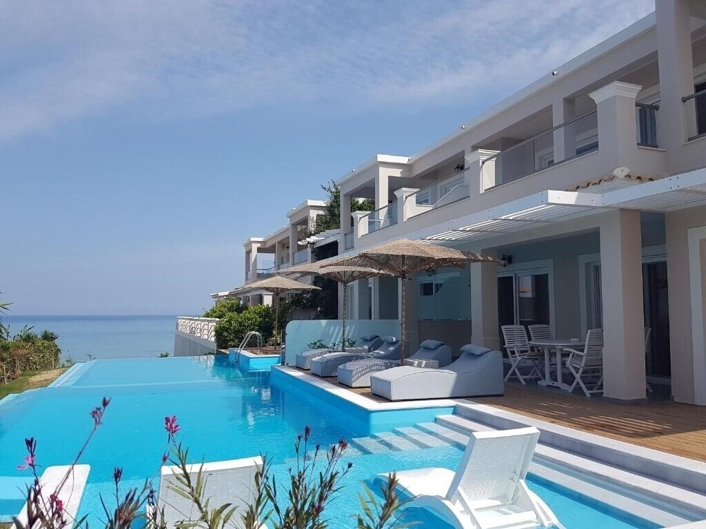 Фотография Paralia Luxury Suites 4*