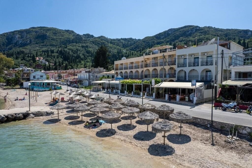 Отель Riviera Seaside Hotel 2*