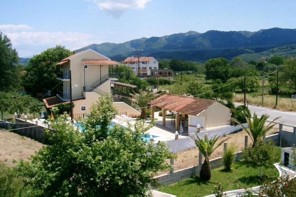 Отель Villa Fondas Roda 3*