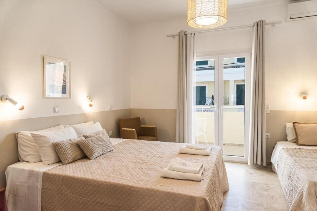 Отель Eleacenas Bohotel & Annex Apartment 3*