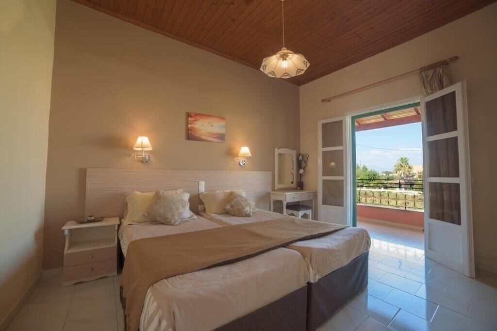 Готель Aspasia Apartments 3*