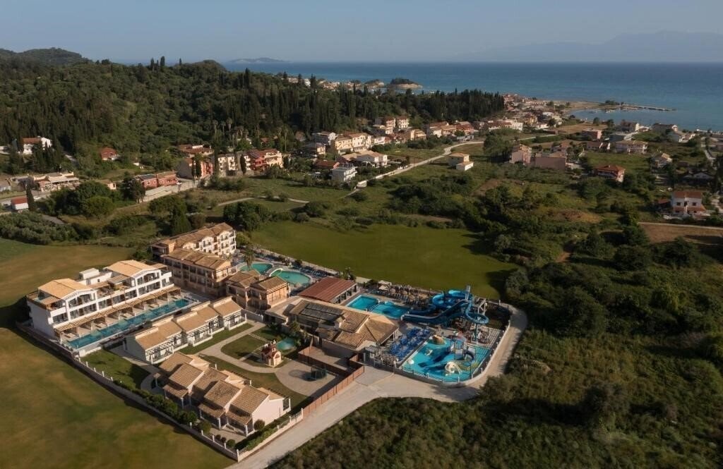 Готель Sidari Waterpark 3*