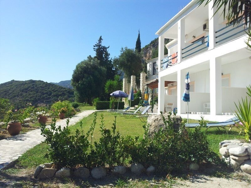 Готель Trivizas Apartments 3*