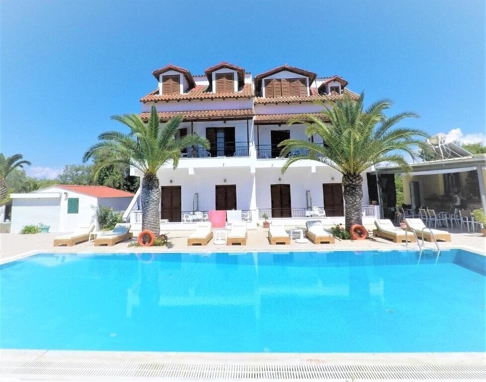 Отель Captain's Studios & Apartments 3*