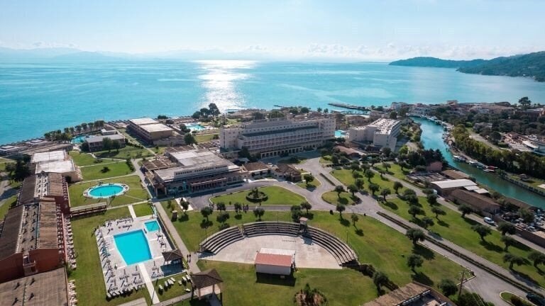Готель Christina Beach Hotel Messonghi 4*