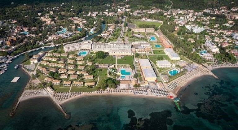 Фотографія Christina Beach Hotel Messonghi 4*