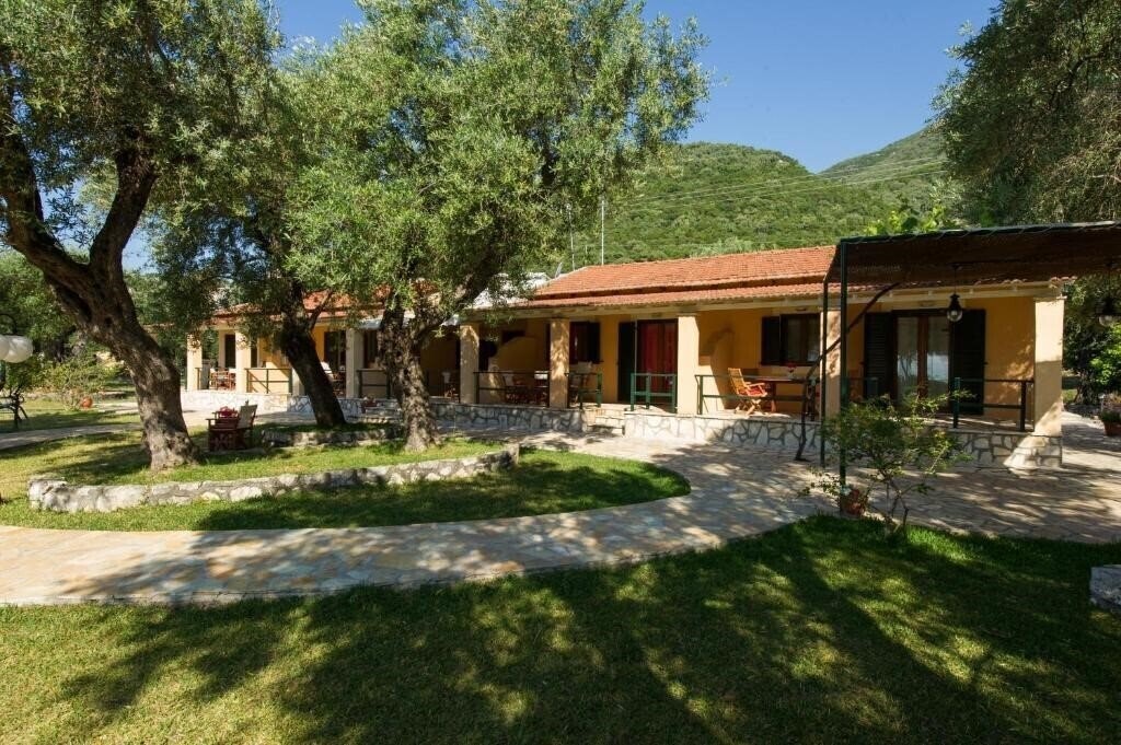 Фото Renata Rooms & Studios 3*