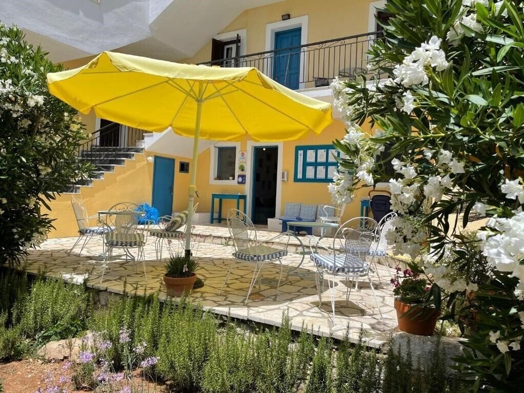 Фото Sunflower Apartments & Studios 3*