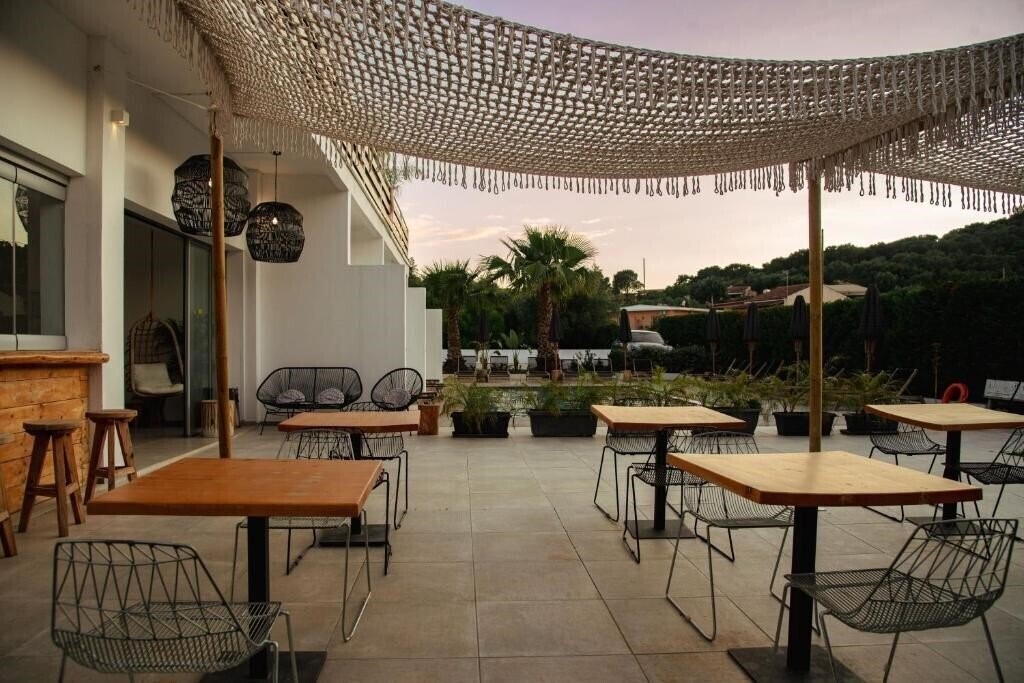 Картинка Bohotel Messonghi Designer's Hotel 4*