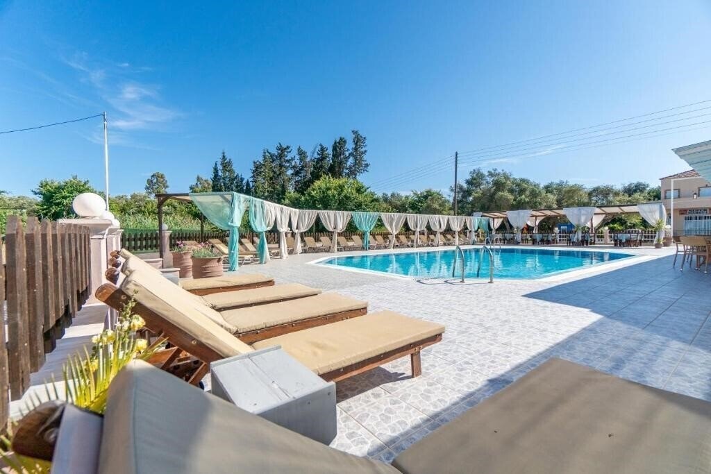 Картинка Saint Peter Bay Aparthotel 3*