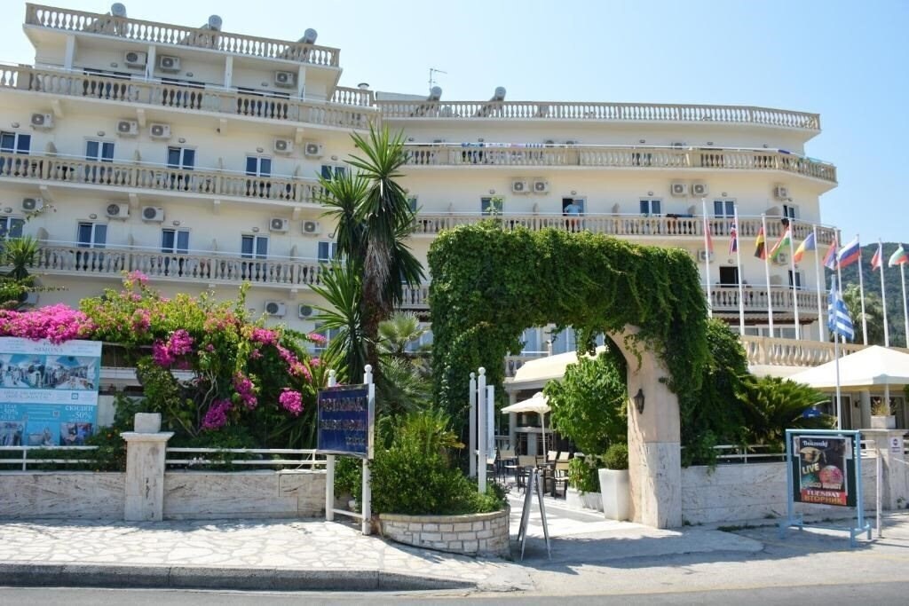 Готель Potomaki Beach 3*