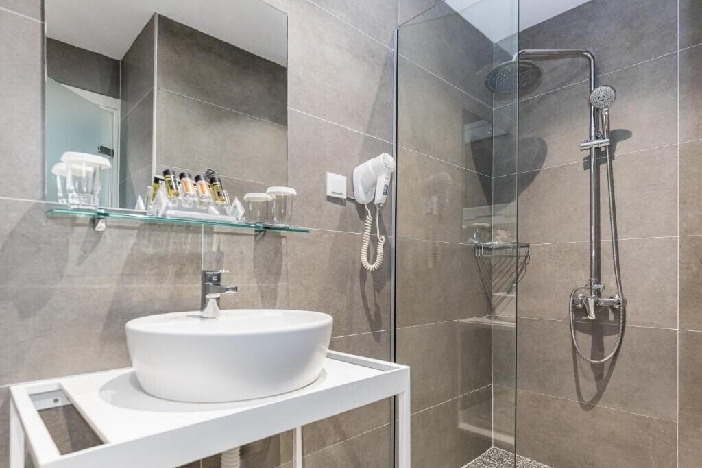 Фотографія Hotel Oasis Corfu 3*