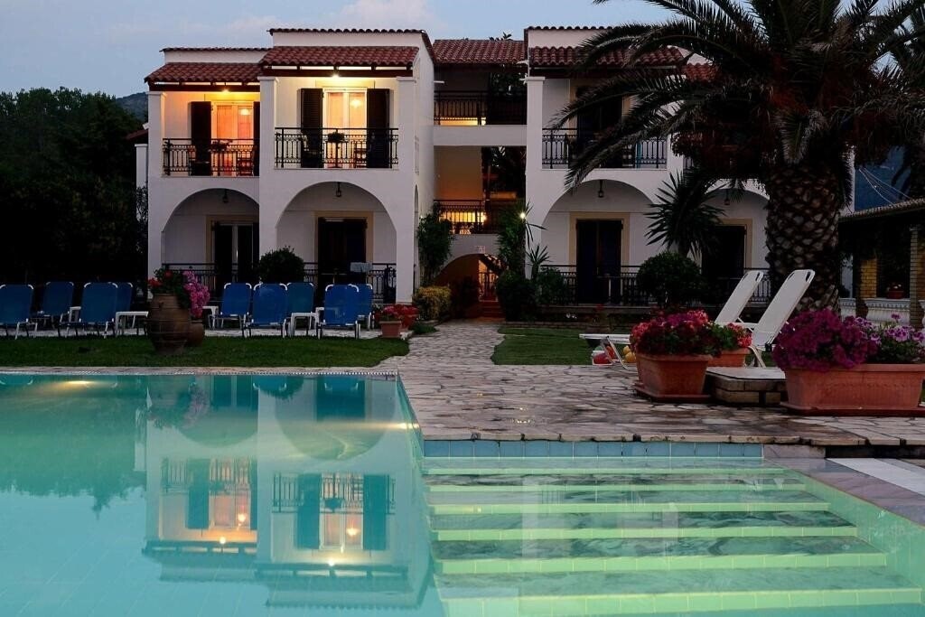 Фотографія Filorian Hotel Apartments 3*