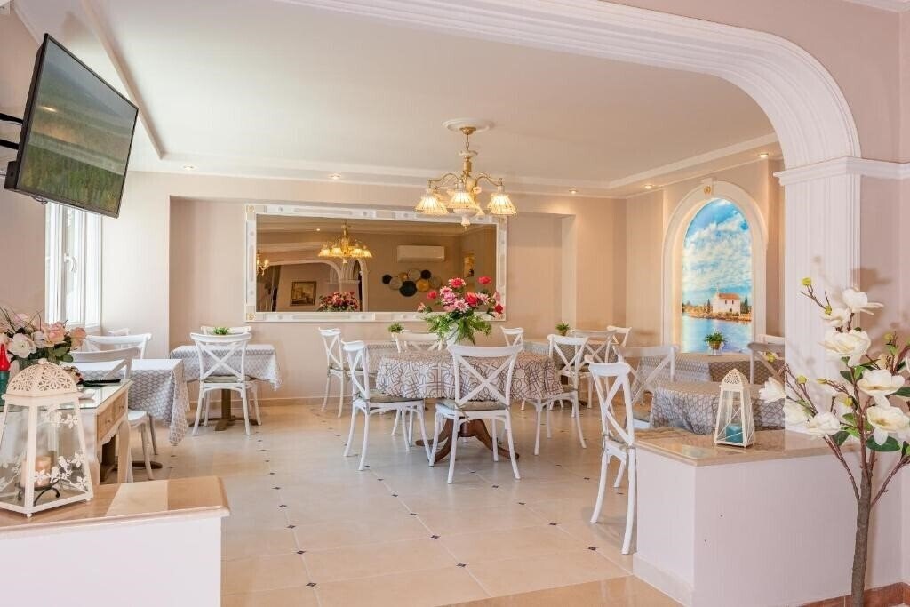 Изображение Sirena Beach Hotel 3*