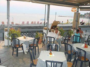 Фотографія Loutrouvia Hotel 2*