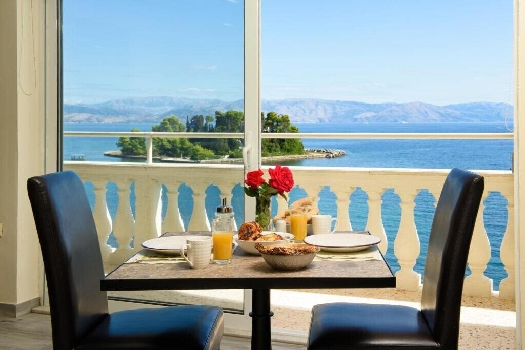 Отель Pontikonissi Hotel 2*