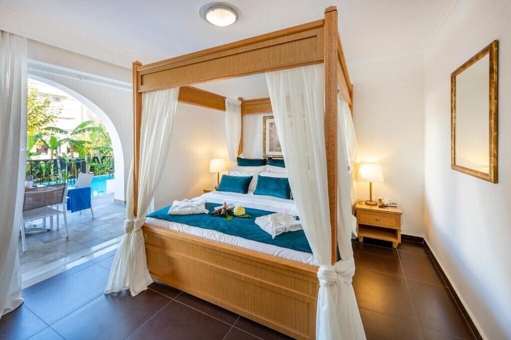 Фото Peridis Family Resort 4*